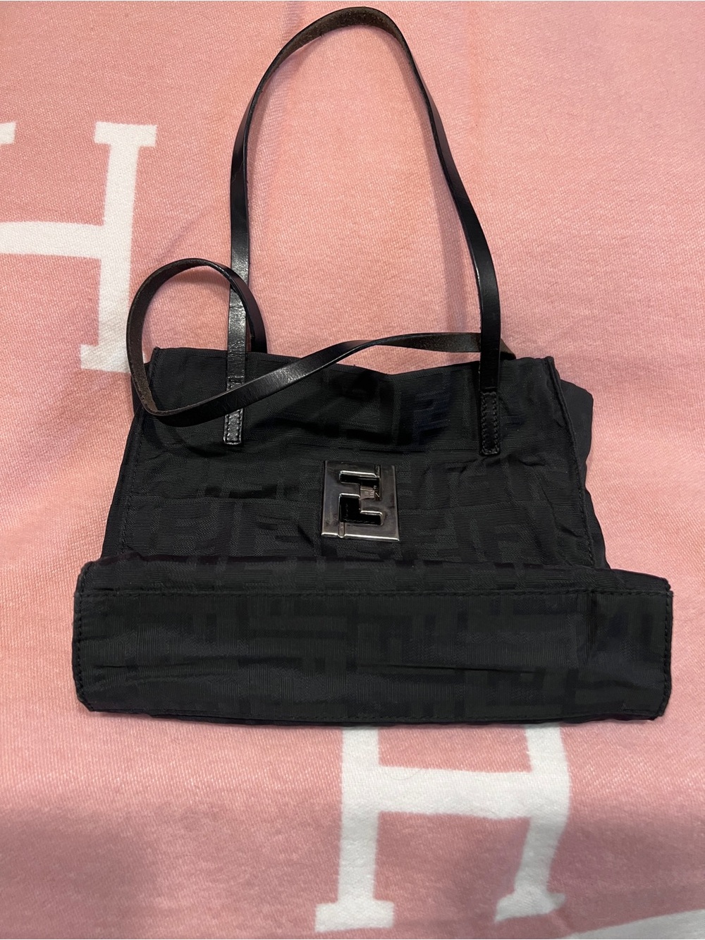 Fendi Black Jacquard FF Logo/silver Authentic! Well loved. Offers welcome! - Picture 9 of 11